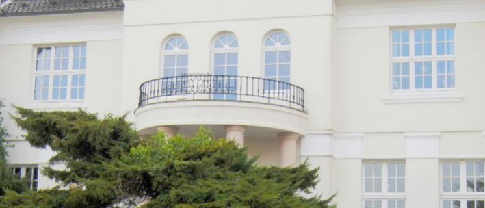 Charmantes Wohnhaus mit 413 m² Wohnfläche, Einliegerwohnung und großem Grundstück in E.-StadtwaldCharmantes Wohnhaus mit 413 m² Wohnfläche, Einliegerwohnung und großem Grundstück in E.-Stadtwald