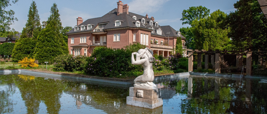 Traumwohung mit großer Loggia im privaten VillenparkTraumwohung mit großer Loggia im privaten Villenpark